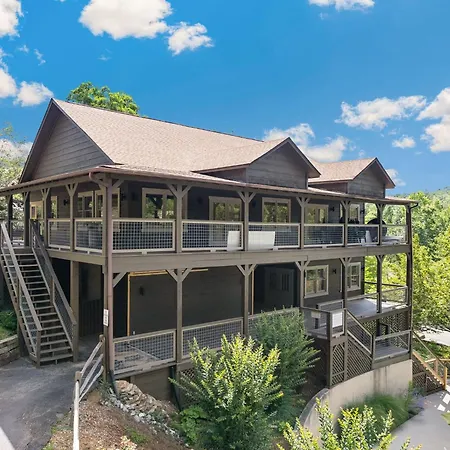 Er36 - Cozy Creekside Great Location- Close To Town Cabin